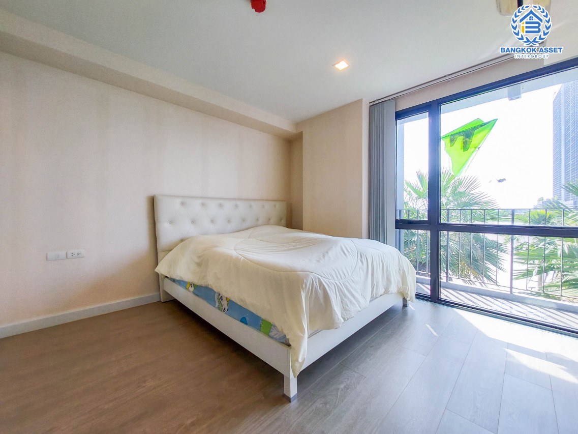 คอนโดมิเนียมมือสอง โครงการ เมโทรลักซ์ ริเวอร์ฟร้อนท์ รัตนาธิเบศร์ พื้นที่ใช้สอย 67.43 ตร.ว. ฟังก์ชัน 2 ห้องนอน 2 ห้องน้ำ ฟรี! เครื่องปรับอากาศ 3 เครื่อง ภายในสวยพร้อมเข้าอยู่ สิ่งอำนวยความสะดวกครบครัน ตั้งบนทำเลดี เชื่อมต่อถนนรัตนาธิเบศร์, ถนนราชพฤกษ์ ใกล้รถไฟฟ้าสายสีม่วง "สถานีไทรม้า" และจุดขึ้นทางด่วน "งามวงศ์วาน"